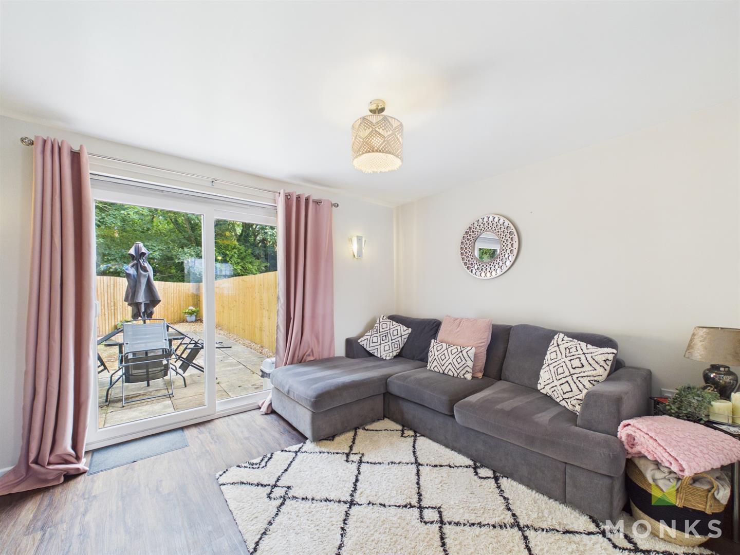 8 Rowley Court, Shrewsbury, SY2 6ET For Sale